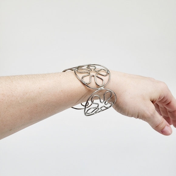 Vintage Retro Flowers Cuff Bracelet Silver Metal Wire - Picture 2 of 7